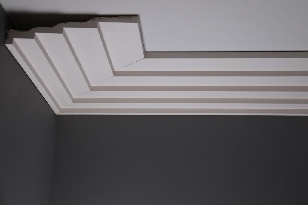 DM1927 step Art deco coving cornicing