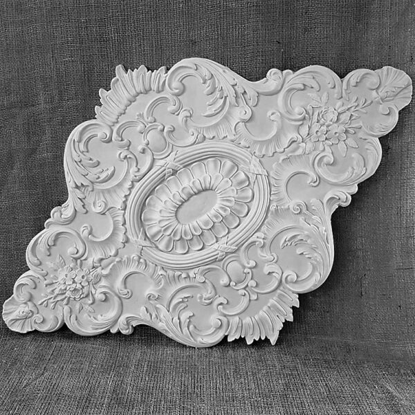 Oval Victorian ceiling rose 1100mm DM4084